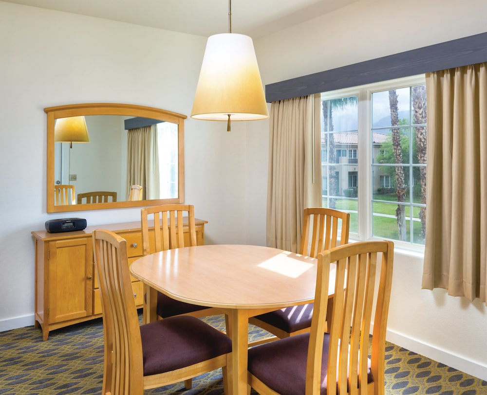 WorldMark Cathedral City 34/48
