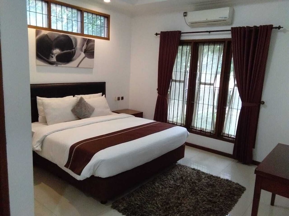 KULDESAK VILLAS BANDUNG 21/74