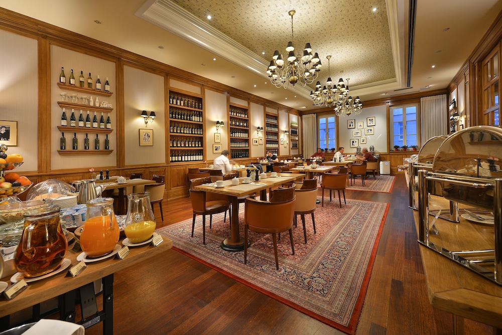 Marrol S Hotel 35/46