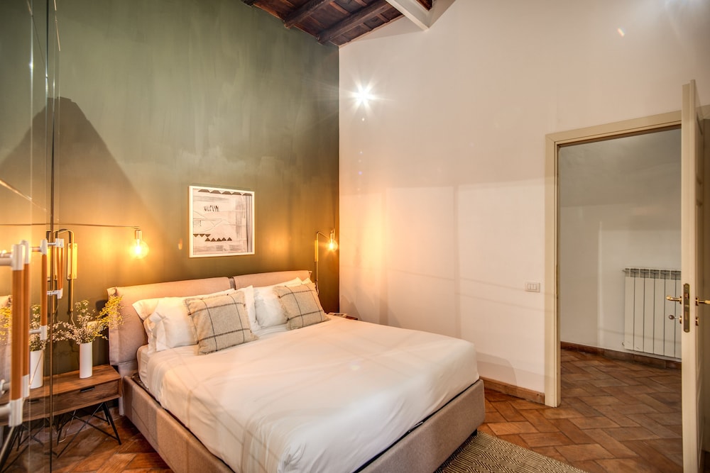 Your Suite Rome 12/50