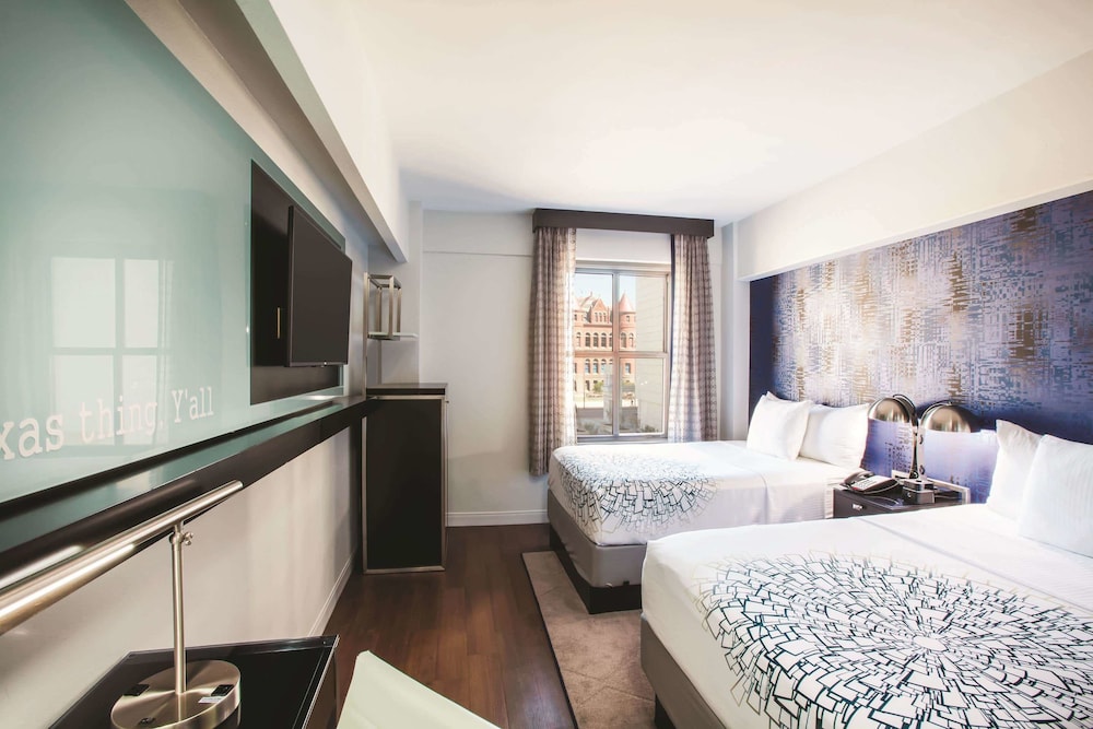 Holiday Inn Express - Dallas Downtown, an IHG Hotel 25/73