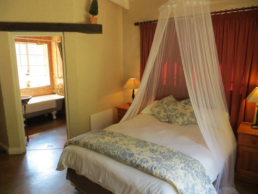 Fountain Baths Guest Cottages 9/42
