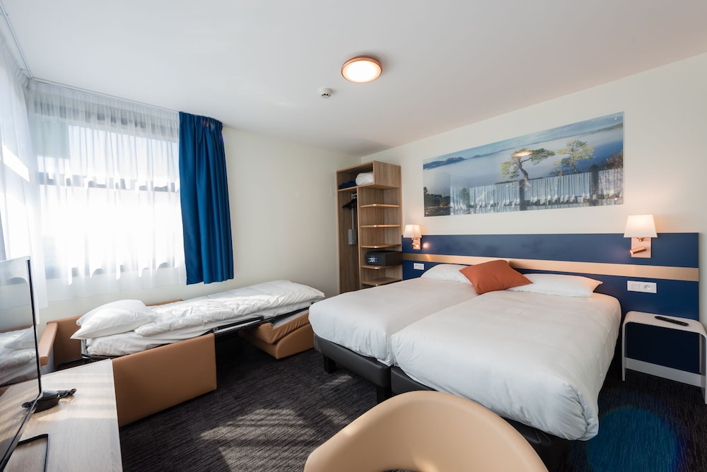 K Hotel 18/49