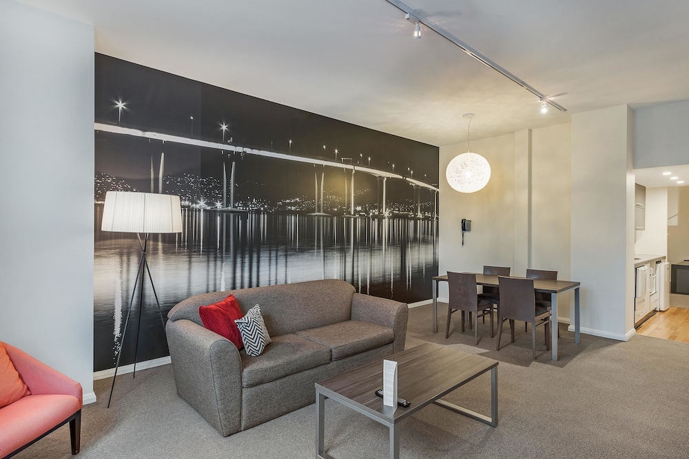 Mantra One Sandy Bay Road Hobart 48/64
