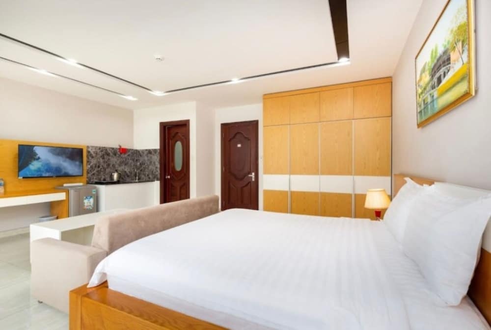 Laguna Hotel 12/41