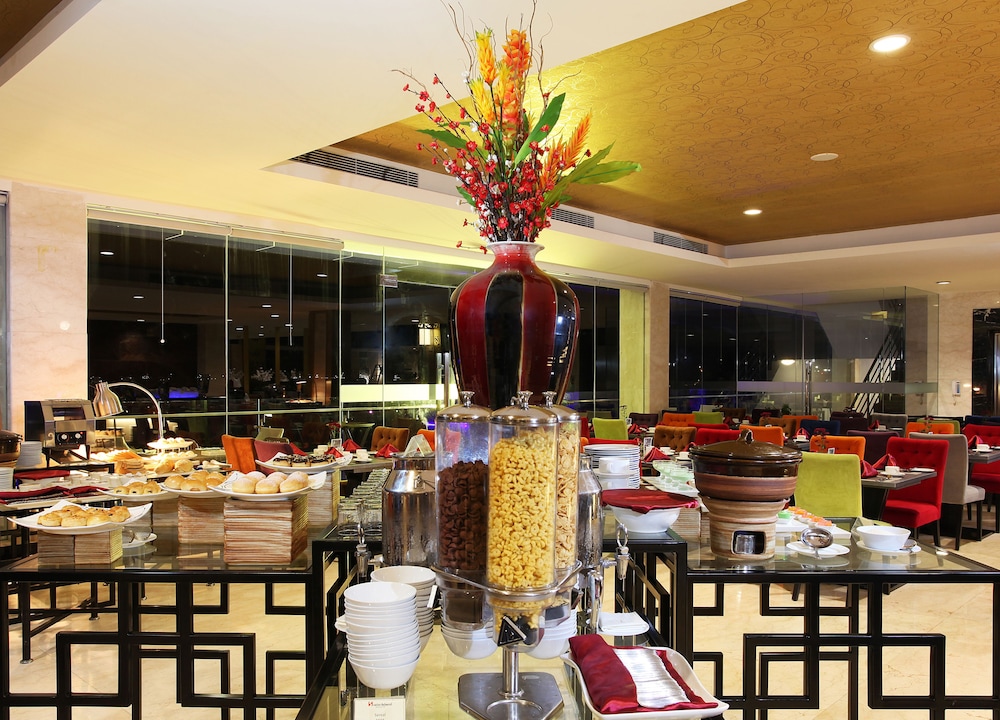 Swiss-Belhotel Waterfront Makassar 36/50