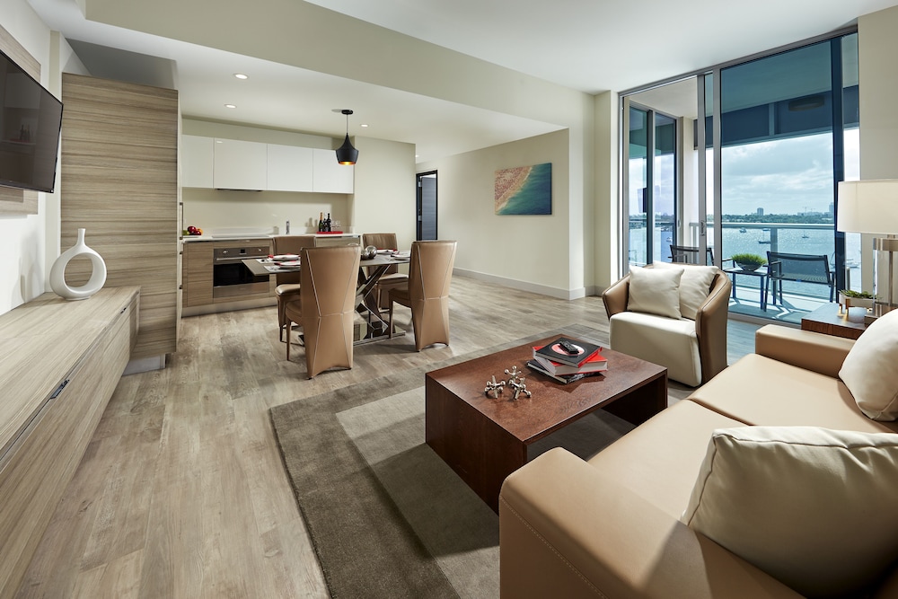 COSTA HOLLYWOOD BEACH RESORT 63/72