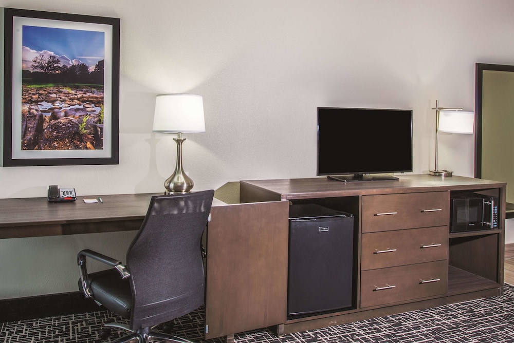 La Quinta Inn & Suites by Wyndham Enid 36/42