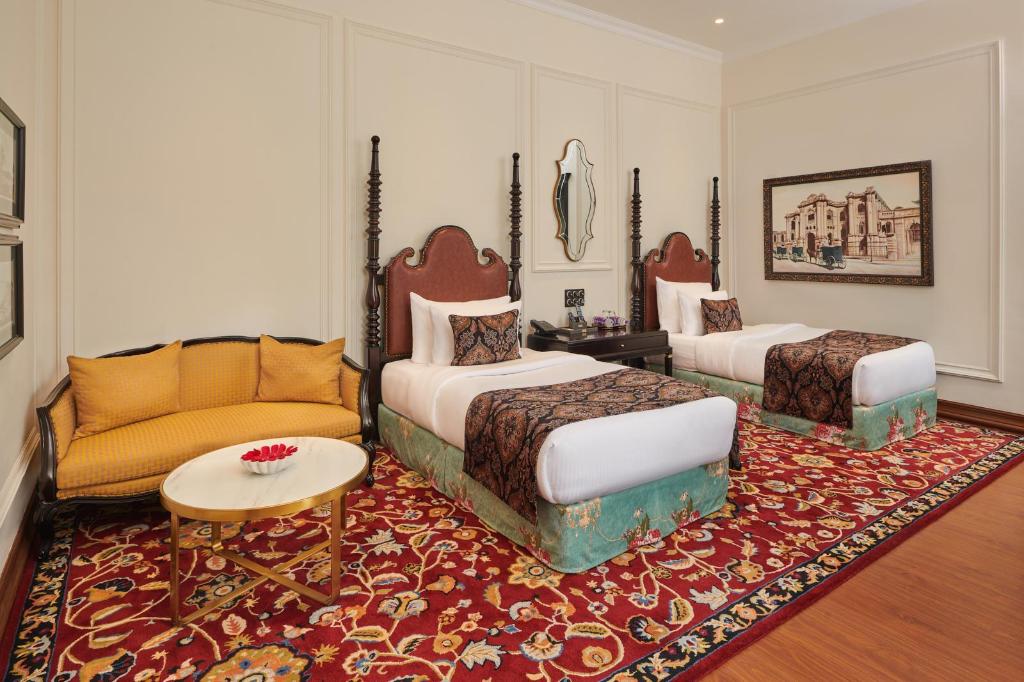 Colonial, Suite, King and Twin Beds