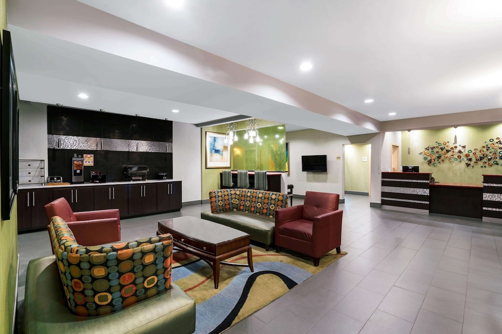 La Quinta Inn & Suites by Wyndham Lebanon 21/37