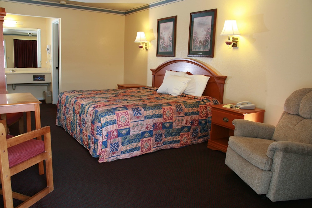 Claremore Motor Inn 16/34