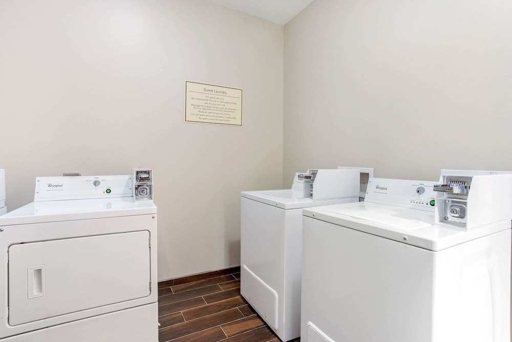 La Quinta Inn And Suites By Wyndham Springfield IL 24/63