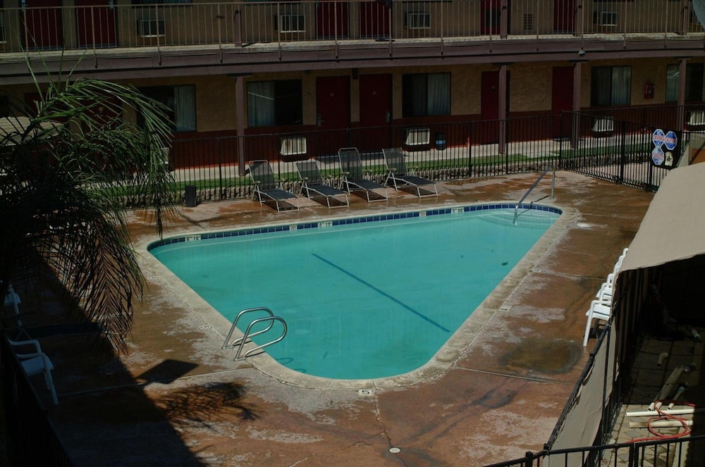 Best Economy Inn n Suites 15/67