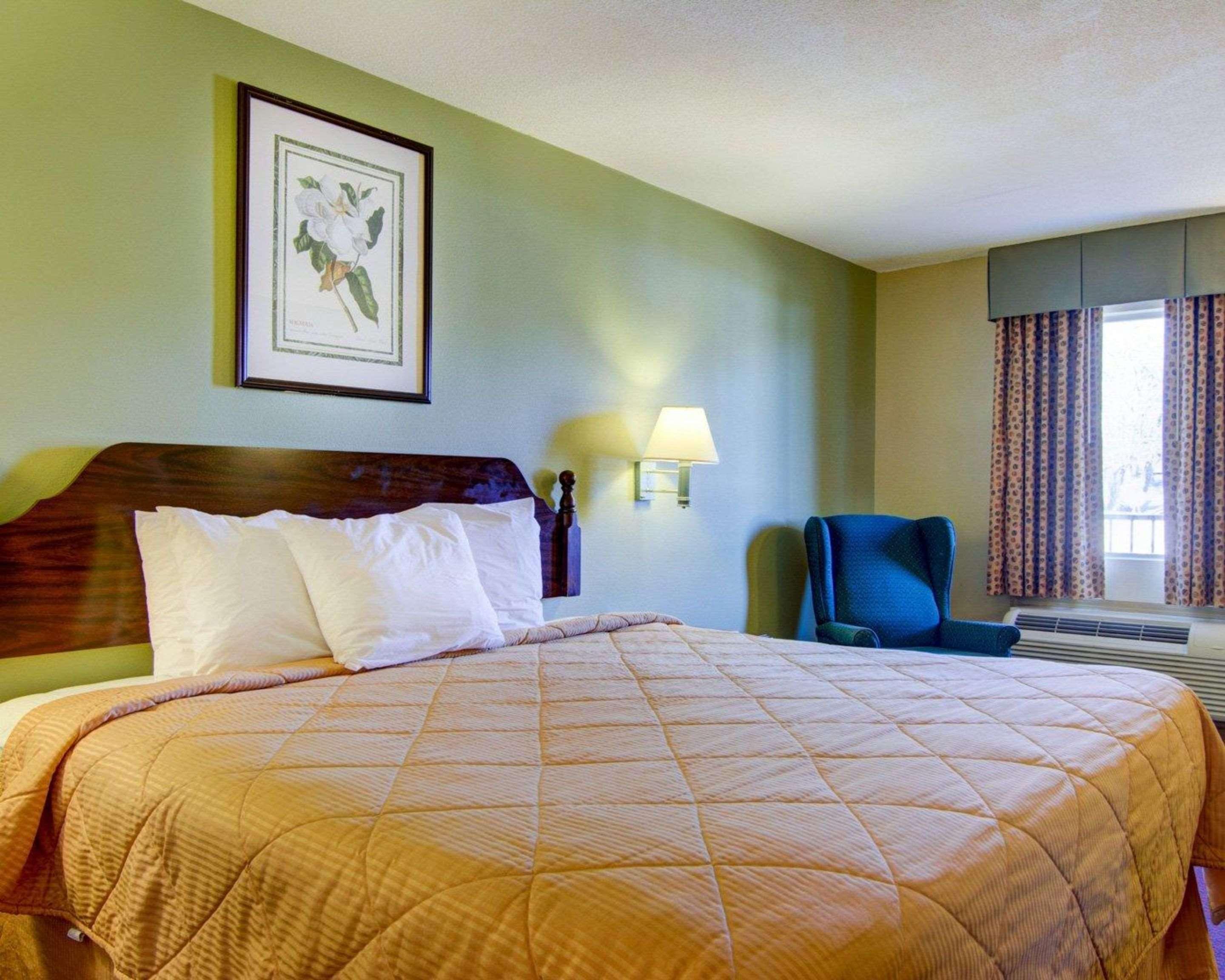 ROOM, KING BED