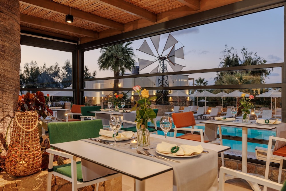 ALOE Boutique Hotel powered by Anissa Beach 58/62