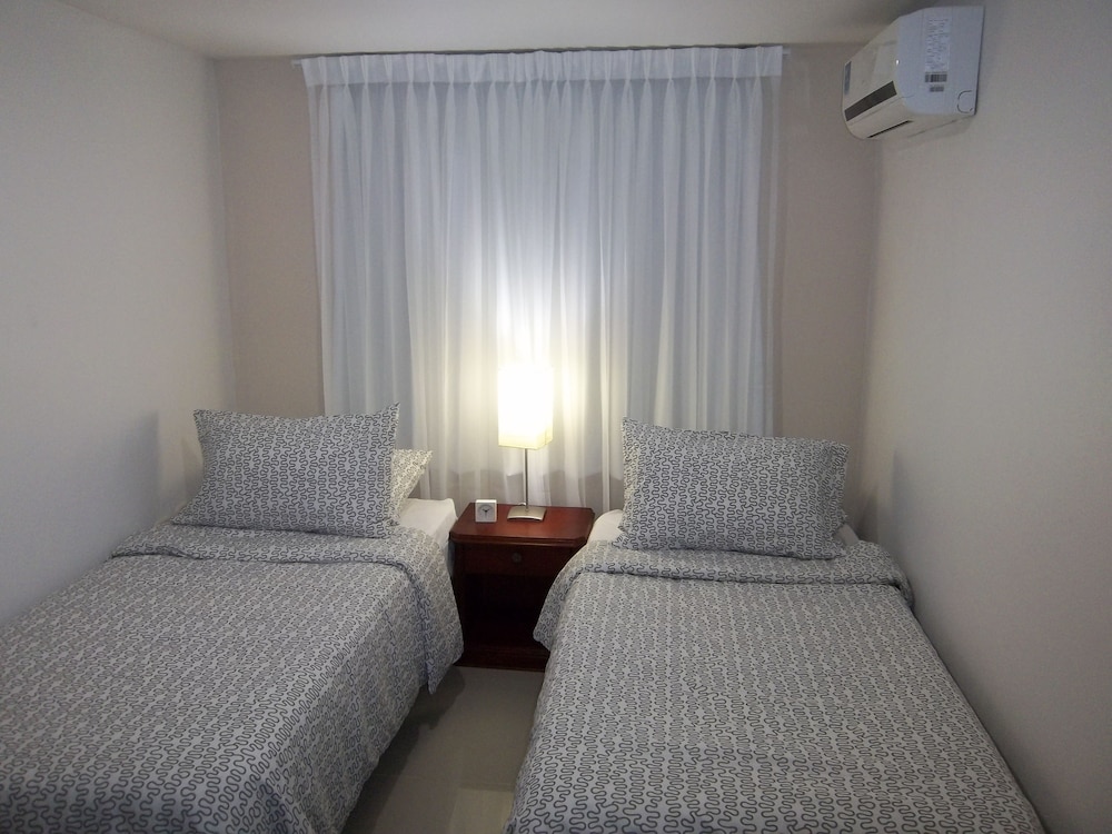 Hotel Golden House 7/27