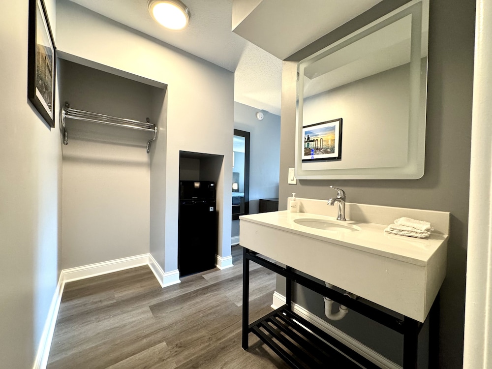 O Hare Inn & Suites 41/43