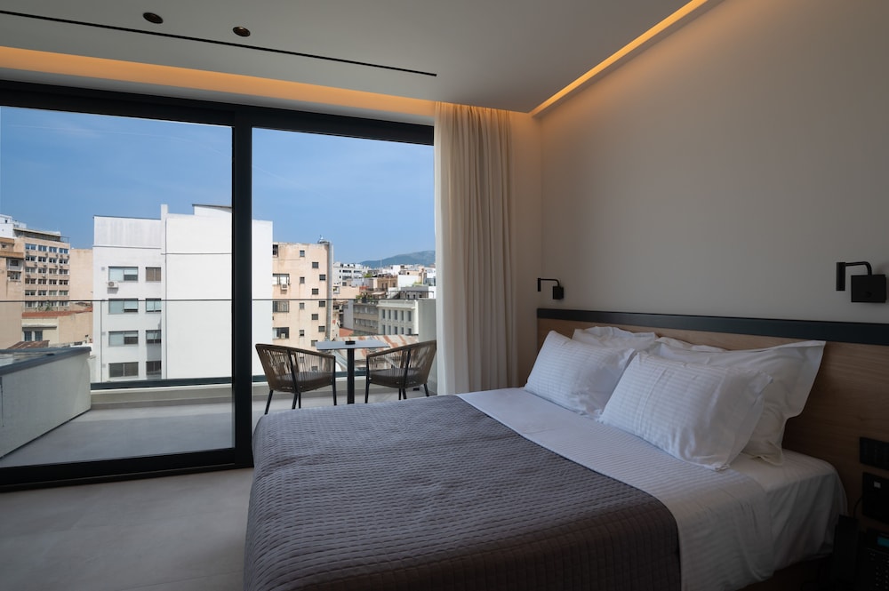 PENTHOUSE, SUITE, JETTED TUB