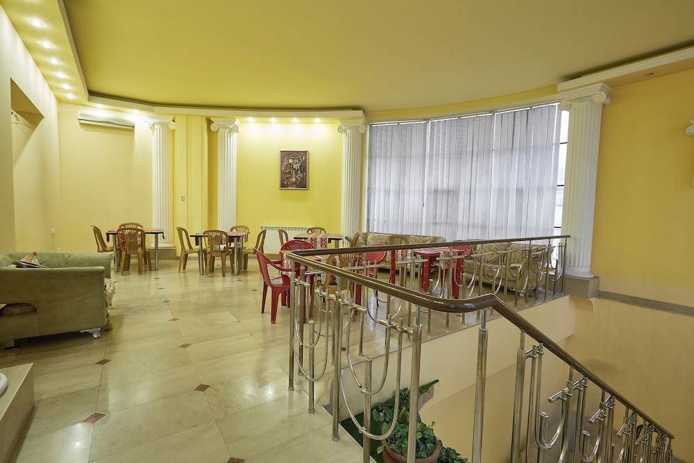 Bella Hotel 48/50