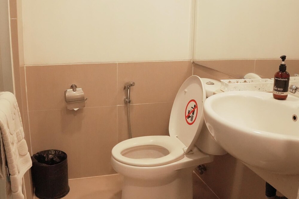 VERSE HOTEL CIREBON 71/72