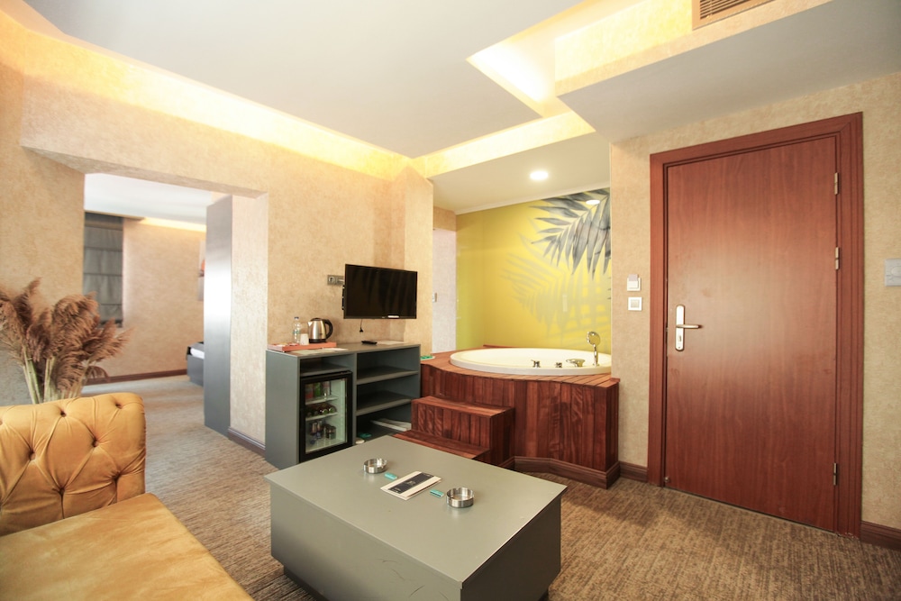The Life Hotel & Spa 58/71