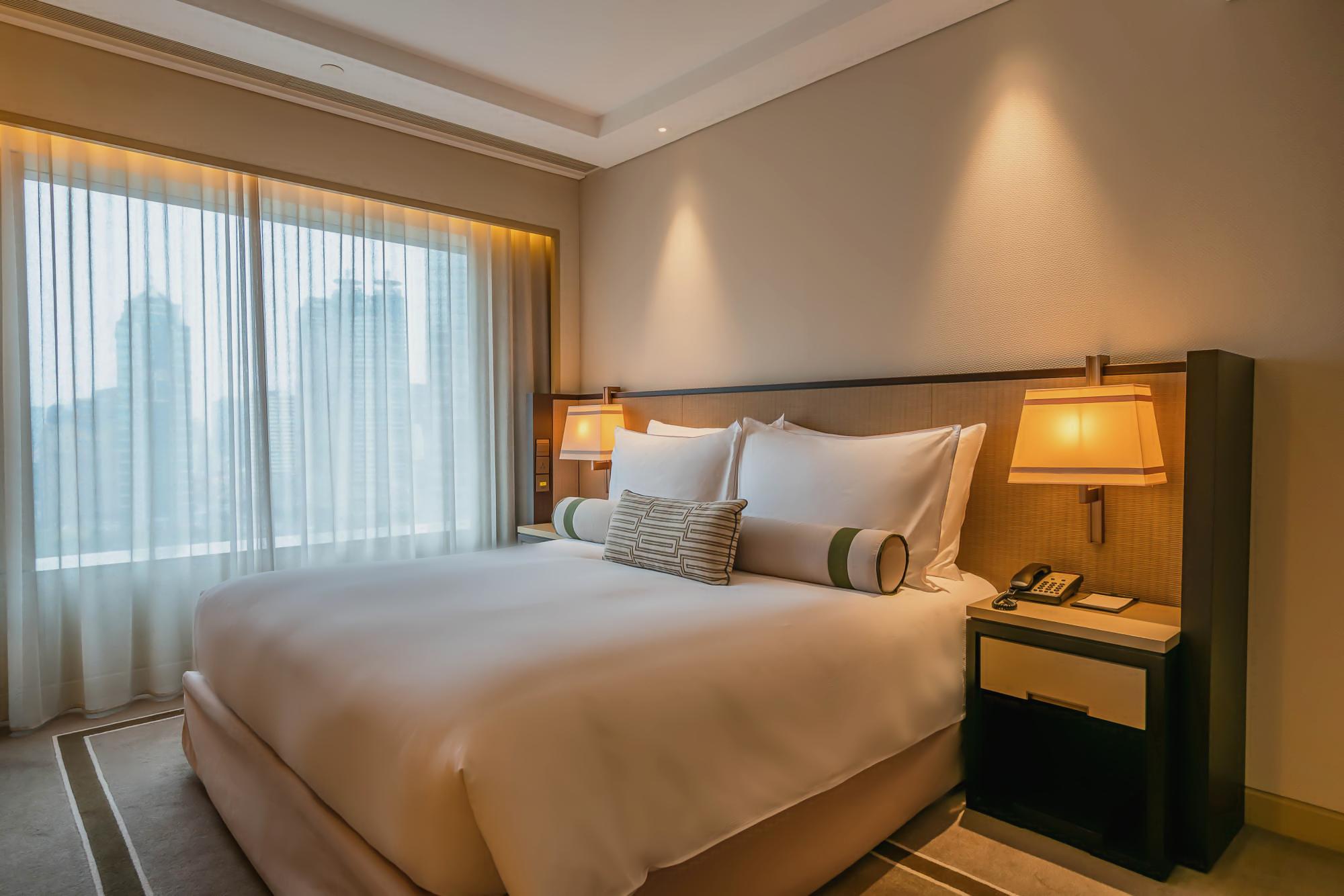 2 Bedrooms, Suite, King and Twin Beds, Pearl Tower View