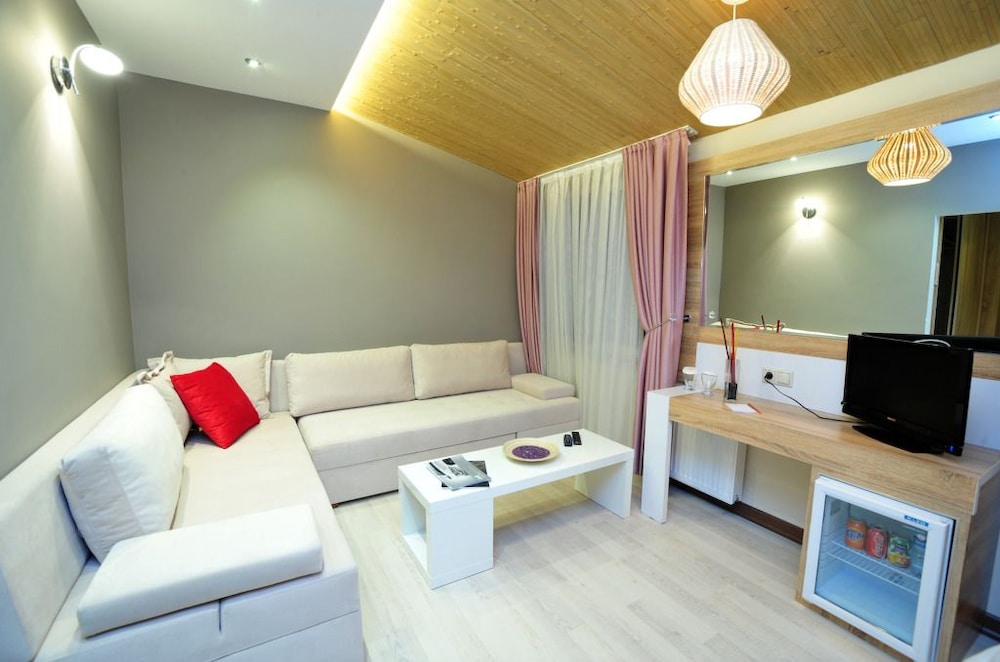 Butik Rafo Hotel 10/20