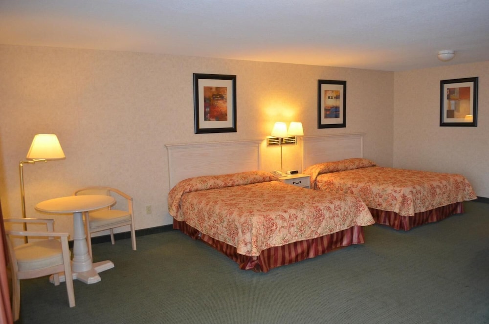 Court Plaza Inn & Suites 30/64