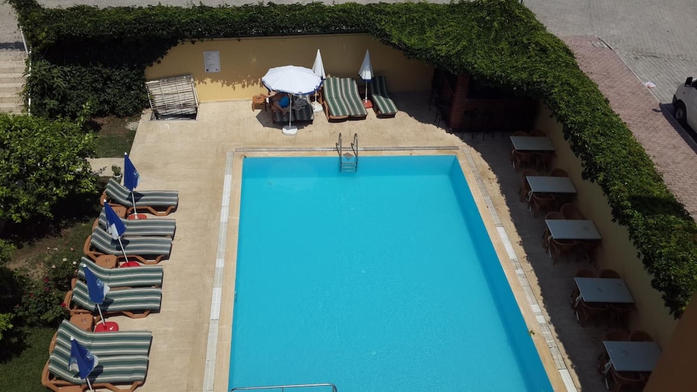 Caner Hotel 35/38