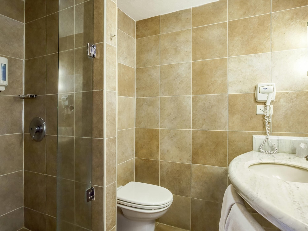 Ibis Mexico Perinorte 47/48