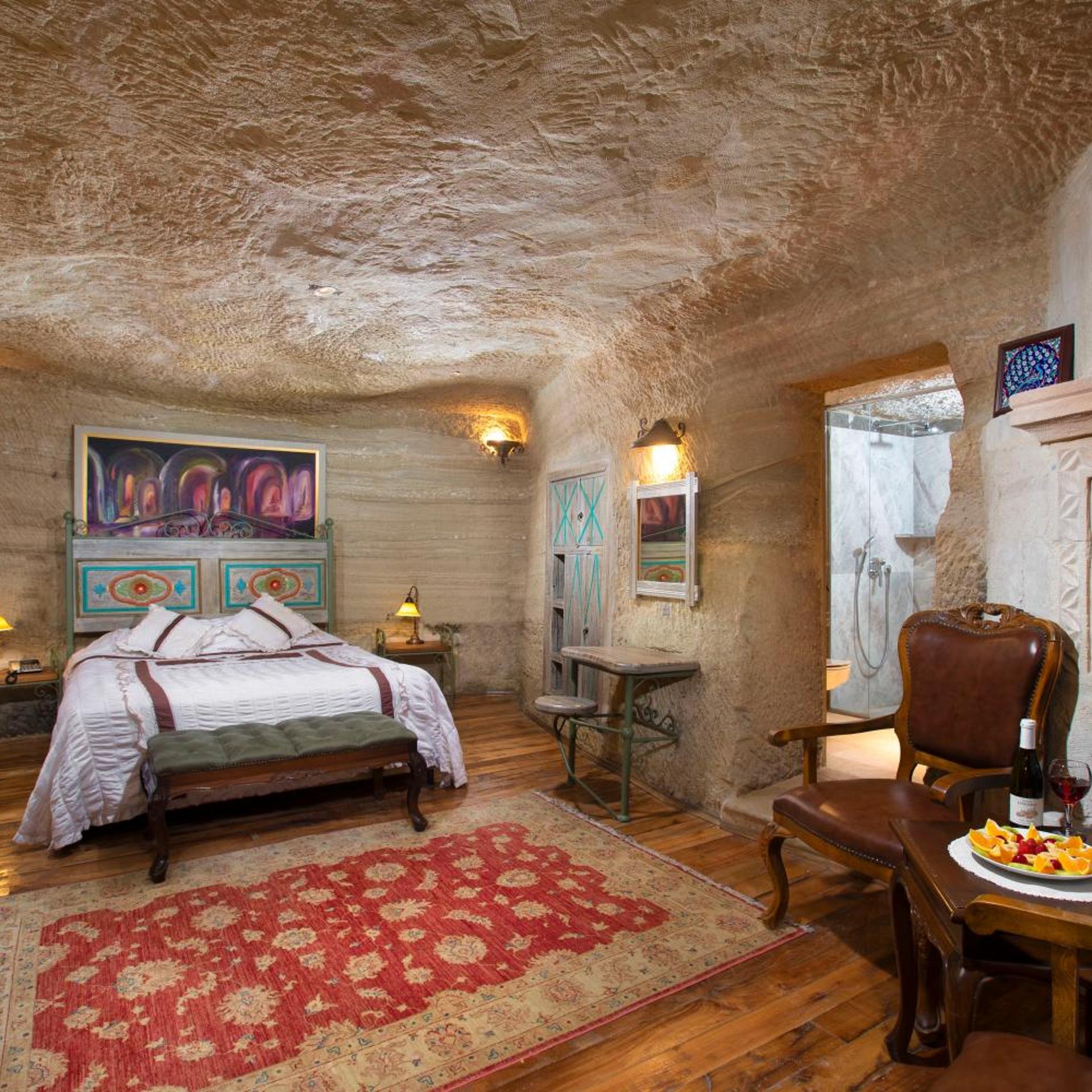Cave, Junior Suite