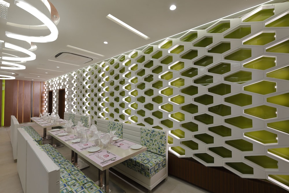 HOTEL PRAGATI THE GRAND 28/42