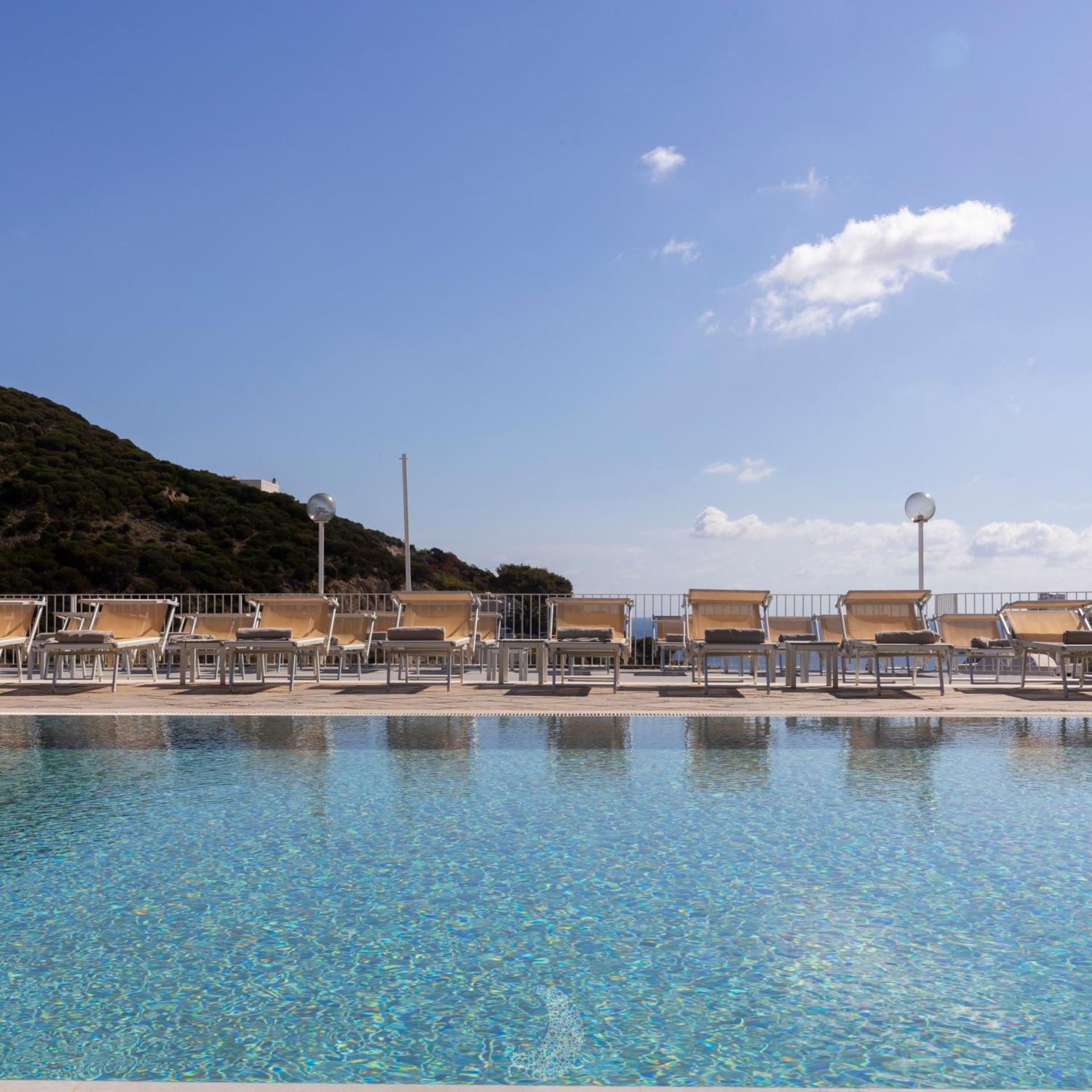 Grand Hotel Chiaia di Luna 53/55