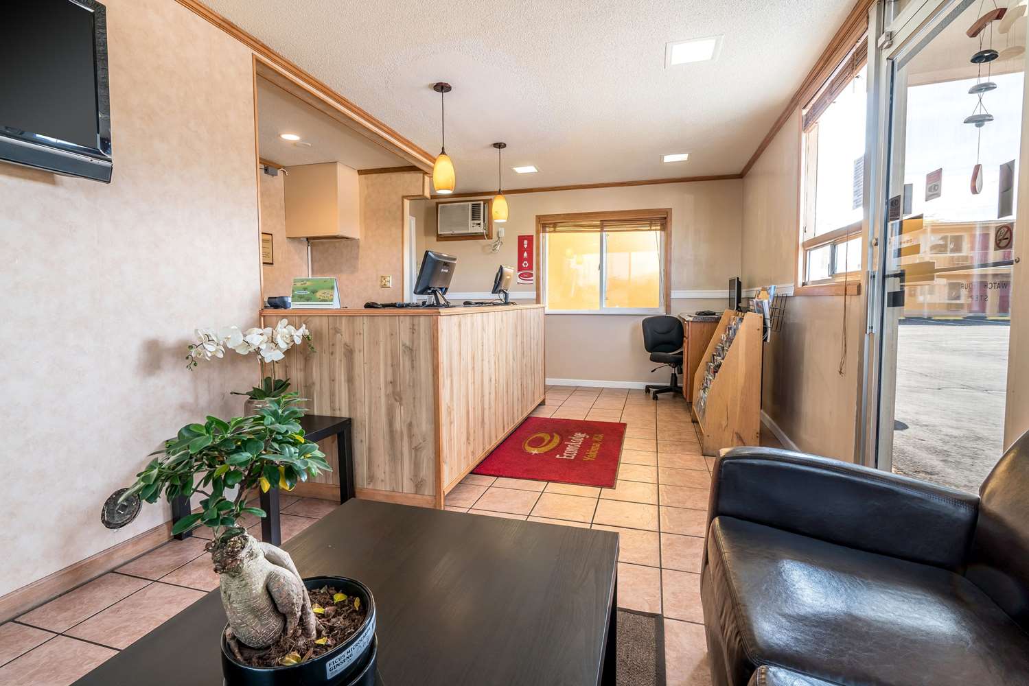 ECONO LODGE 3/36