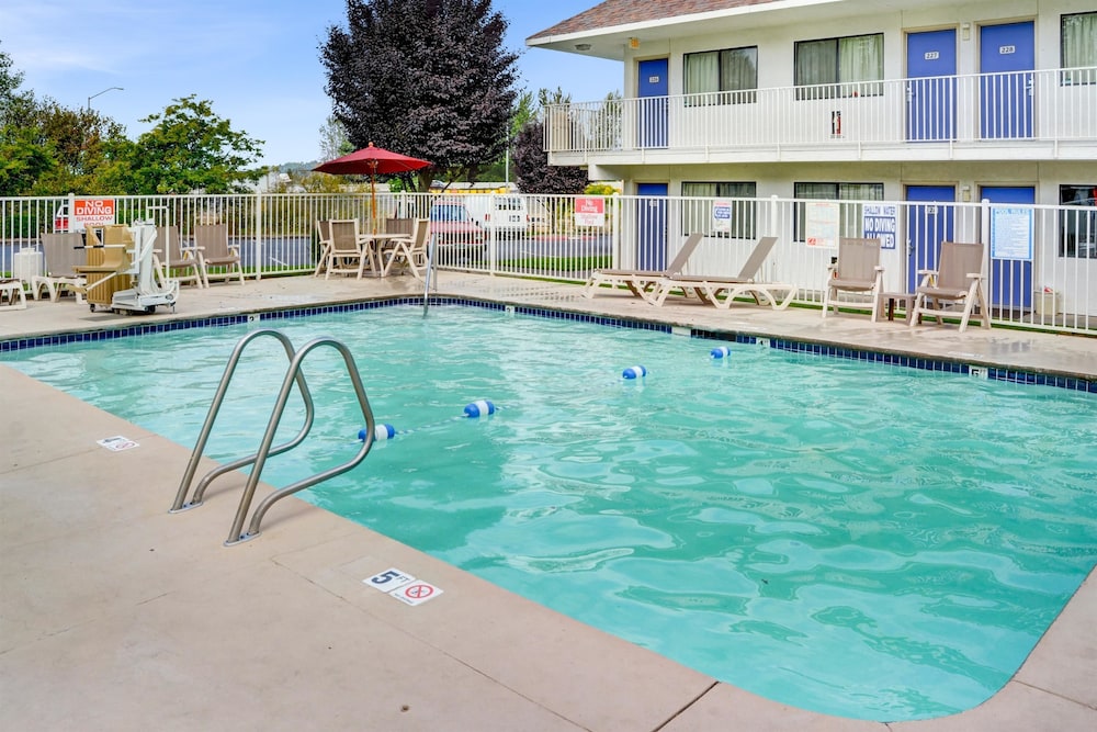 Motel6 Troutdale, OR - Portland East 14/59