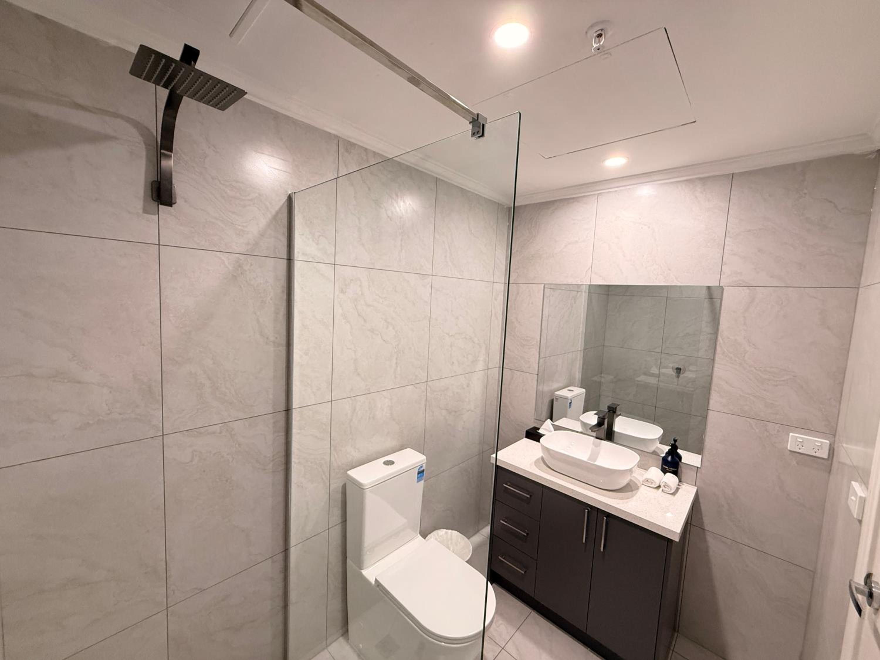 شقة سوبيريور ديلوكس بسرير كينج، Comfort Apartments Melbourne Central 4/8