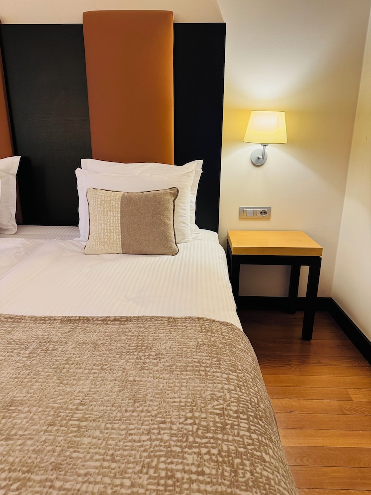 Standard, Queen Bed, Park View