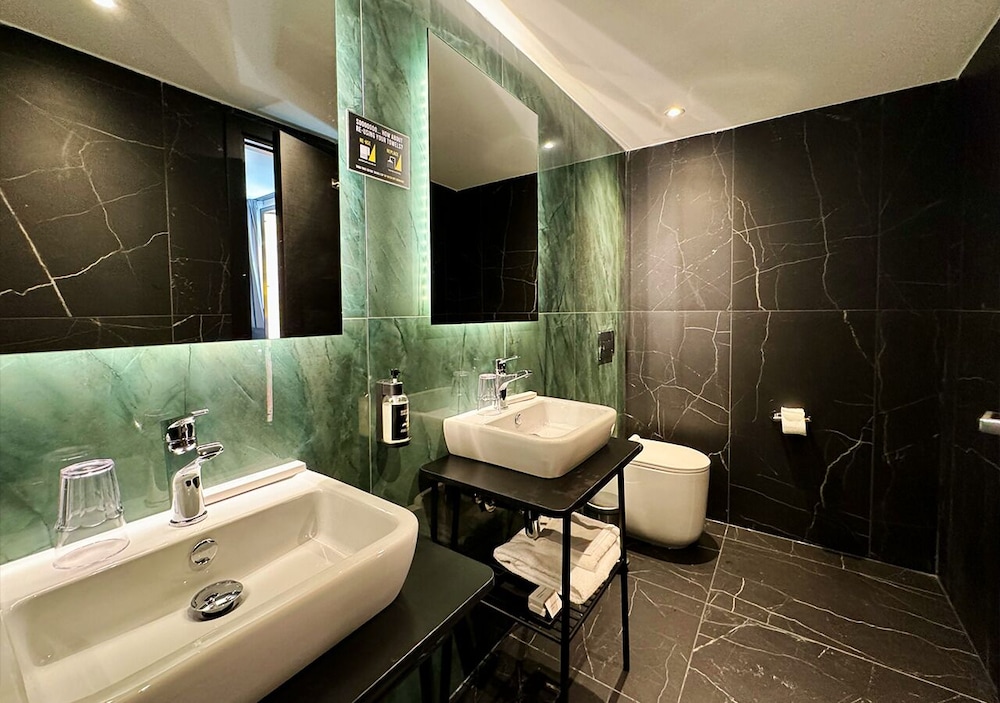 So City Hotel - Adults Only 63/64