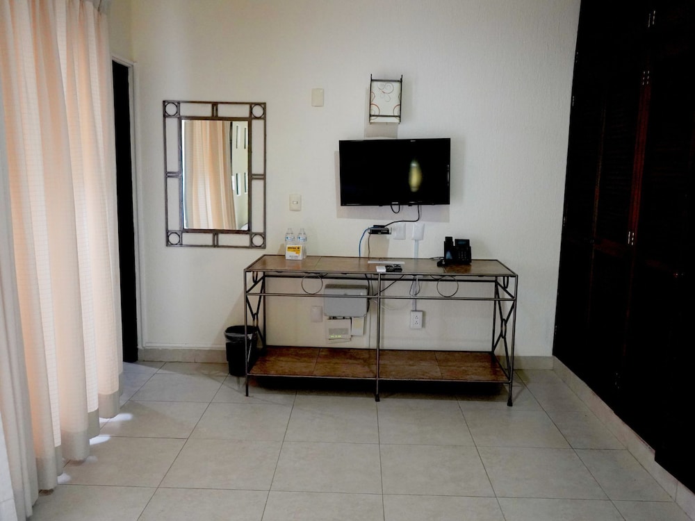 Tukan Hotel Playa del Carmen 7/65