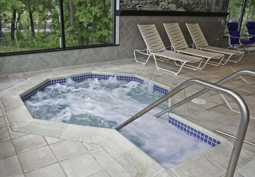 Hampton Inn Danbury Ct 19/51