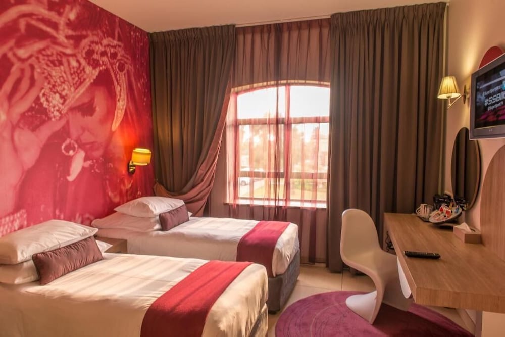 Rio Hotel 34/57