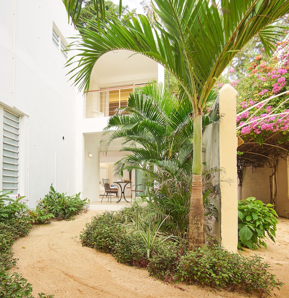Le Beachclub Serviced Apartments And Villas 64/77
