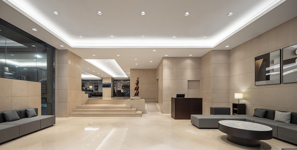 Lakeshore Hotel Metropolis I 5/52