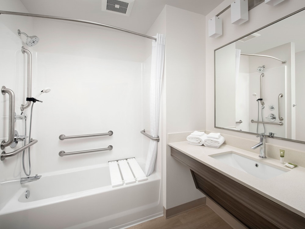 WoodSpring Suites Meridian 26/27