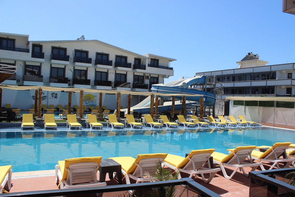 Atas Aqua Otel Avsa 3/51