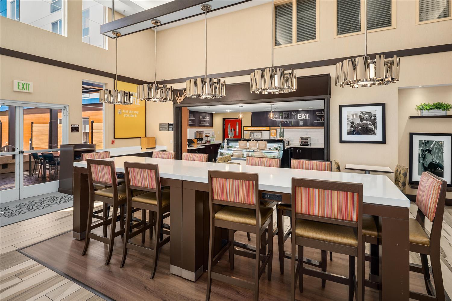restaurant cafeteria