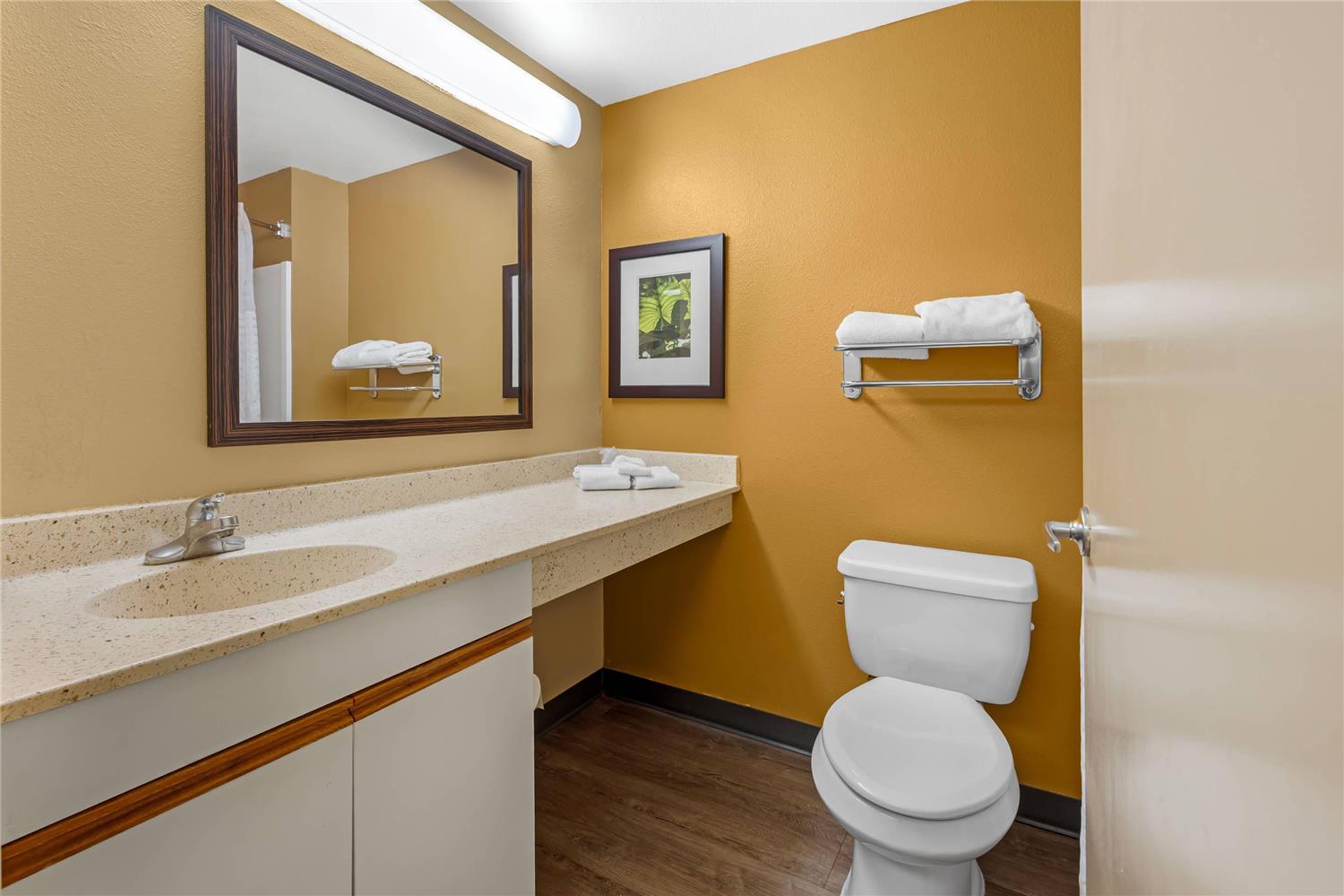 MainStay Suites Las Vegas Convention Center 15/16
