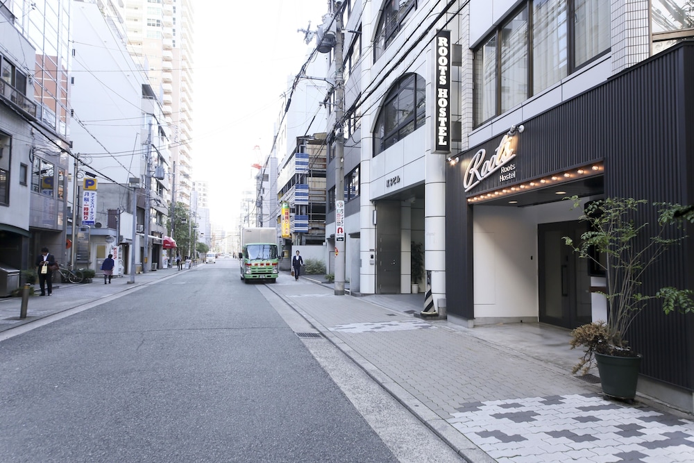 Roots Hostel 57/59