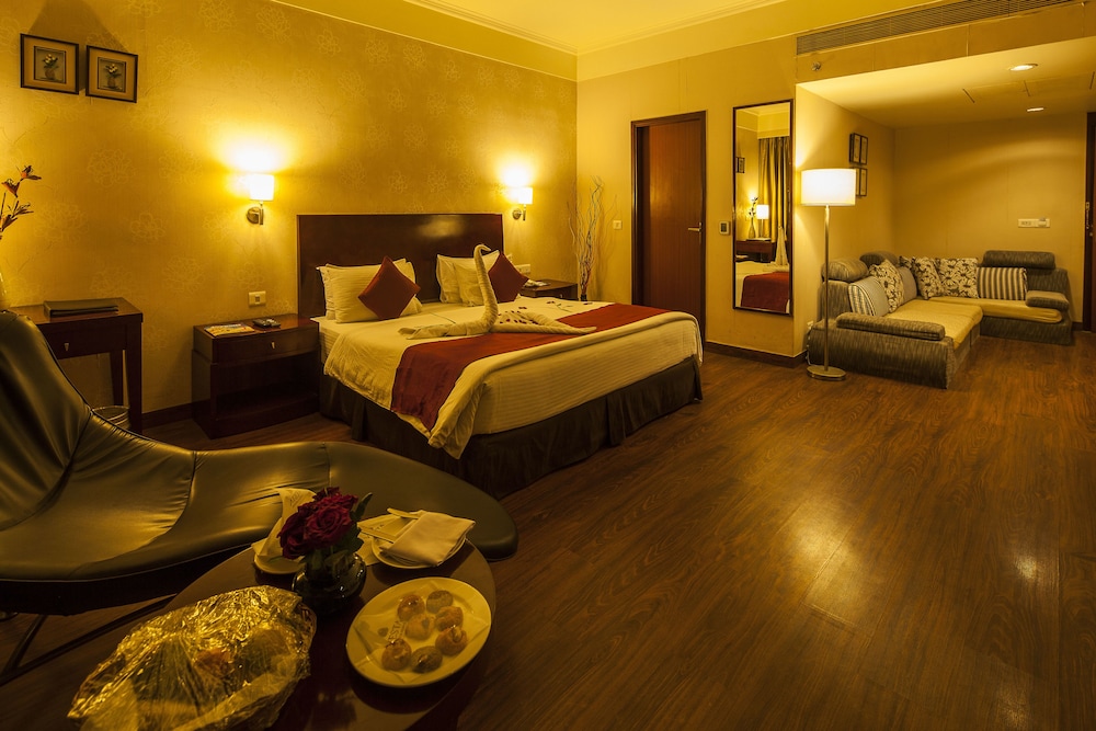 VESTA MAURYA PALACE 44/67