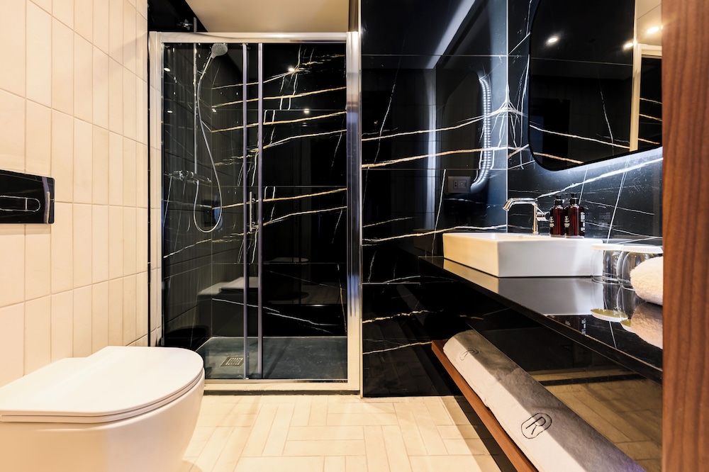 Royale Sainte Helene Boutique Hotel 56/57